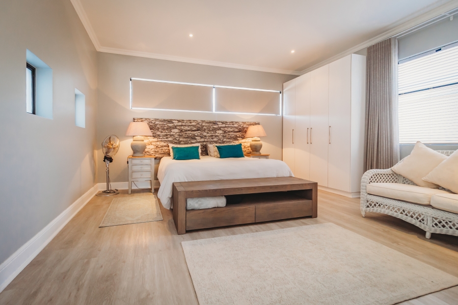 4 Bedroom Property for Sale in Herolds Bay Western Cape